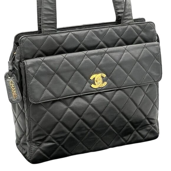 Authentic CHANEL CC Vintage Matelasse Turnlock Shoulder Bag Leather Black Chain - Picture 1 of 10